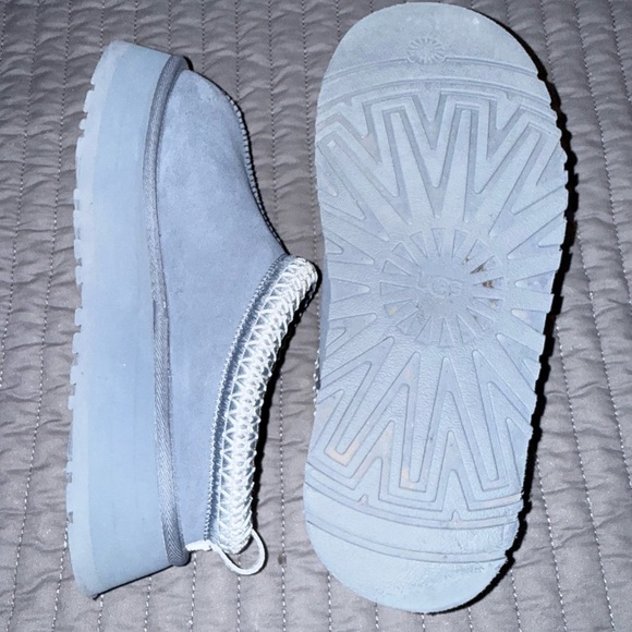 UGG women’s Taz ll - Picture 2 of 5